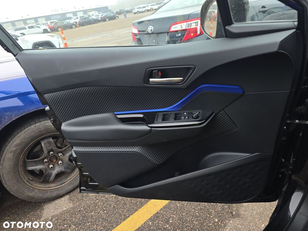 Toyota C-HR - 8