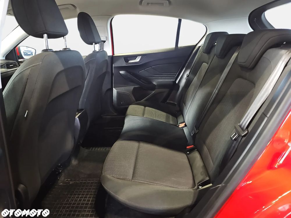 Ford Focus 1.0 EcoBoost Active Business - 11