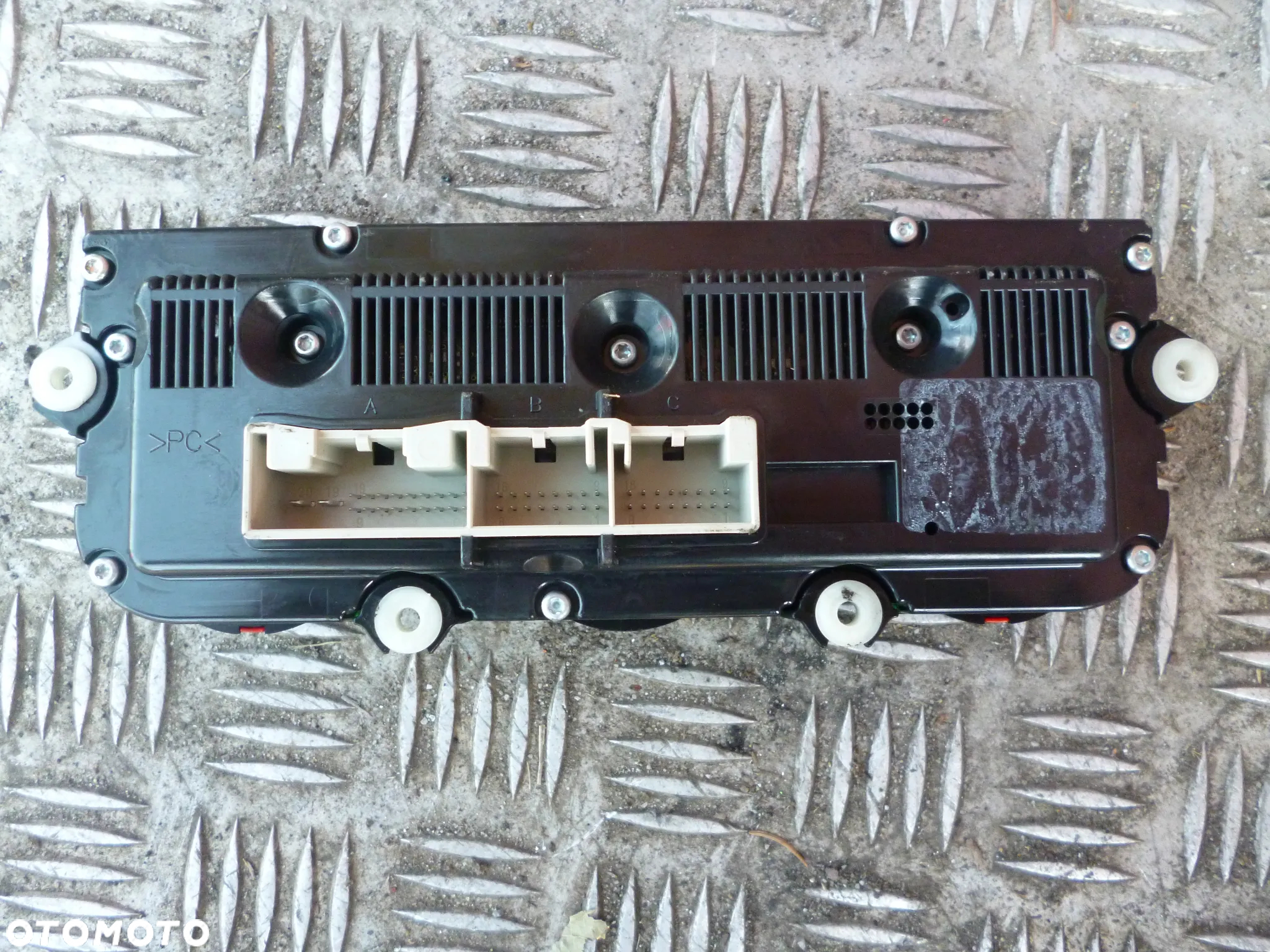 VW PASAT B6 PANEL NAWIEWU KLIMATYZACJI - 2