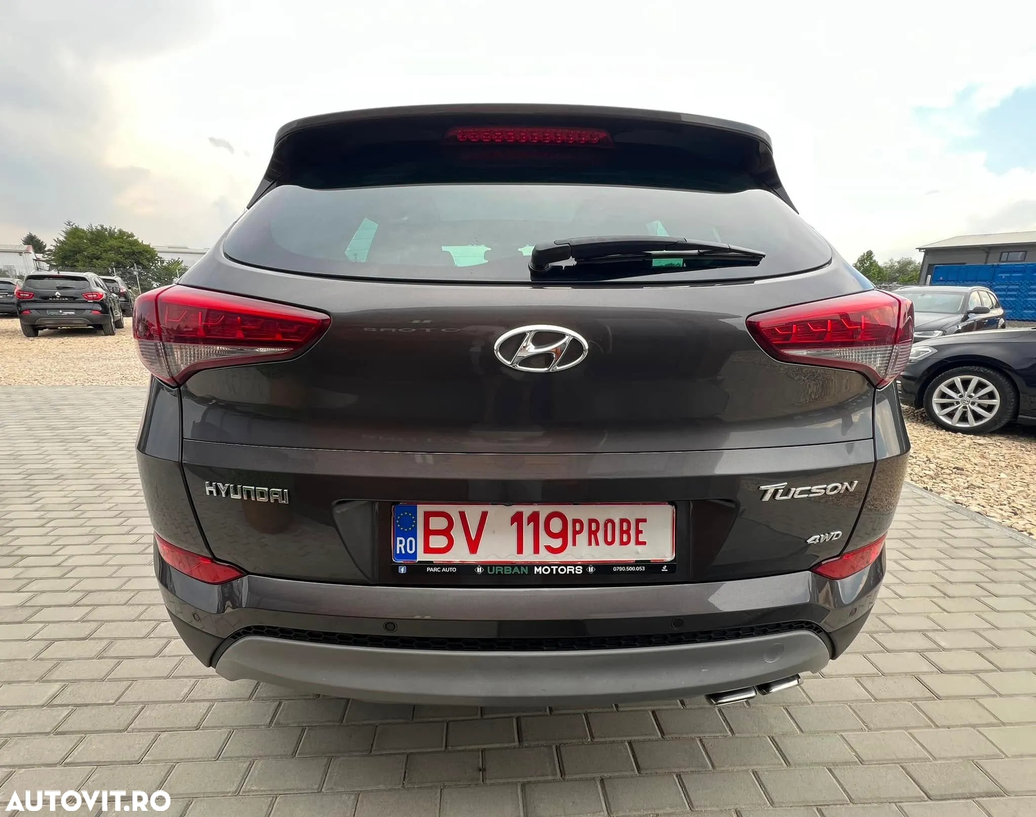 Hyundai Tucson 2.0 CRDI 4WD Automatik Premium - 22
