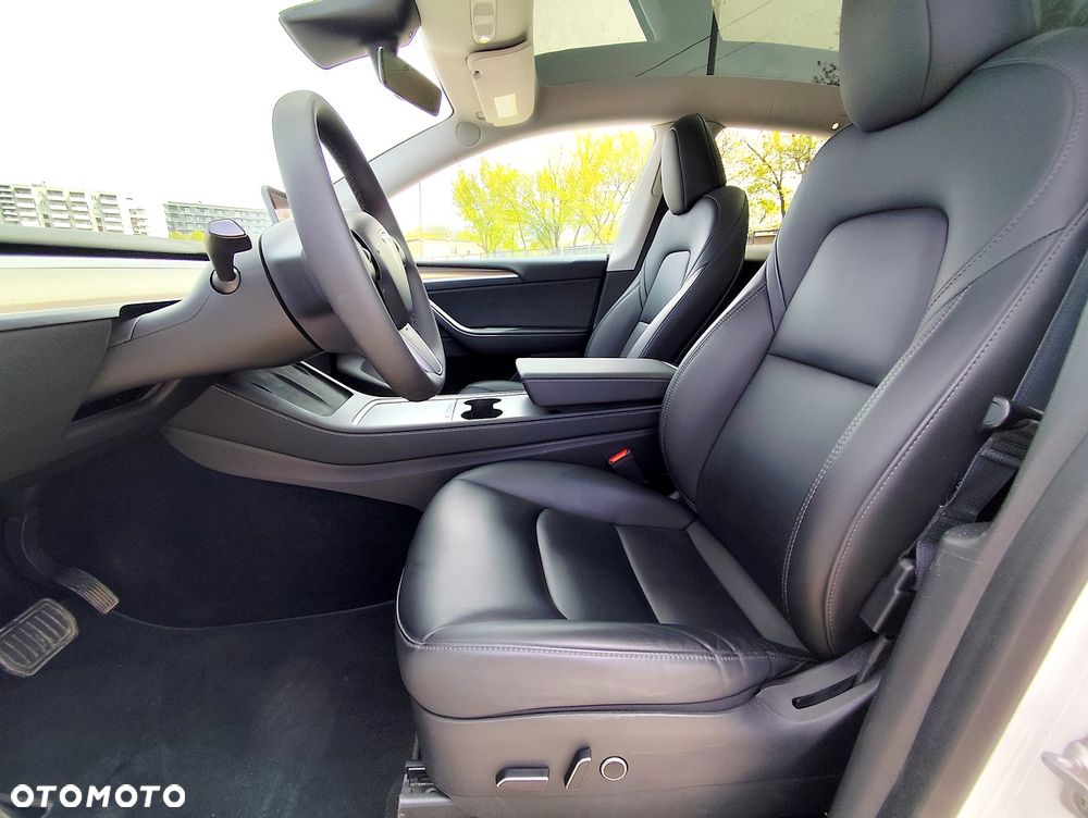 Tesla Model Y RWD - 7