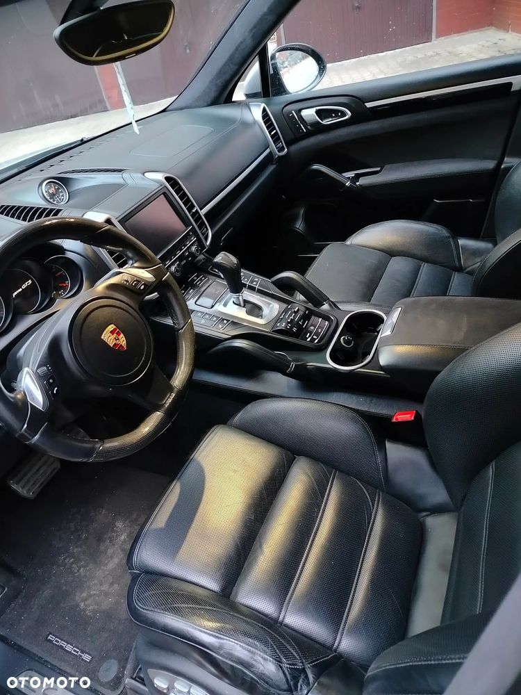 Porsche Cayenne - 2