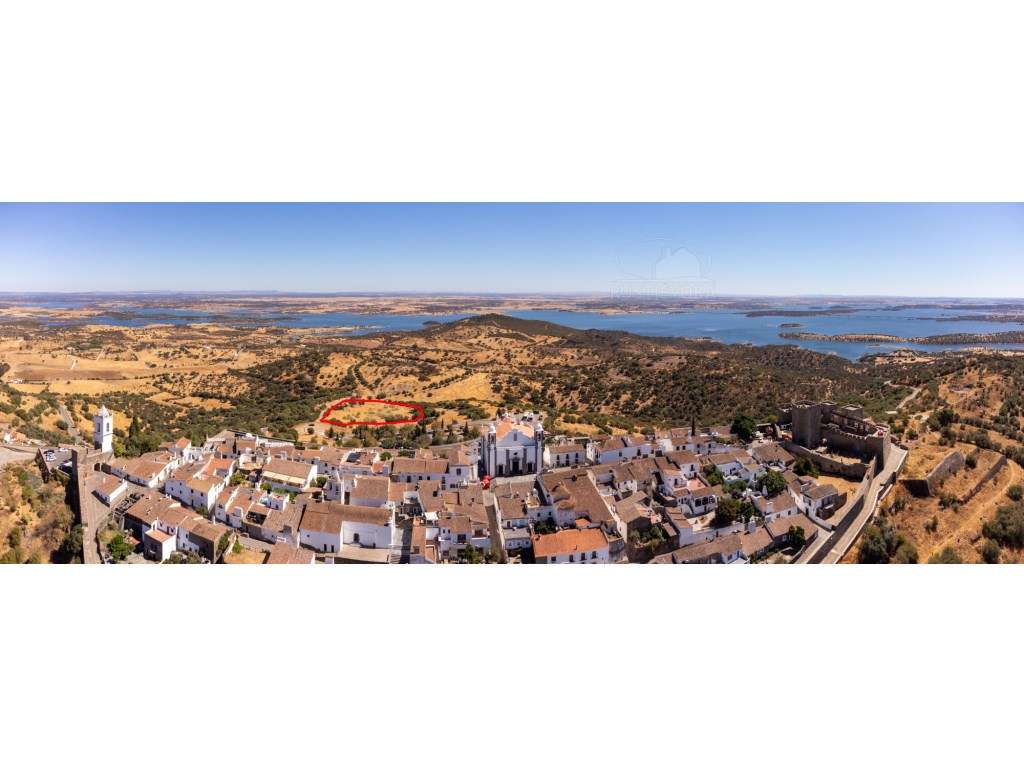 Quinta com 1,2ha e ruína para recuperar - Vista Castelo de Monsaraz... - Grande imagem: 2/30