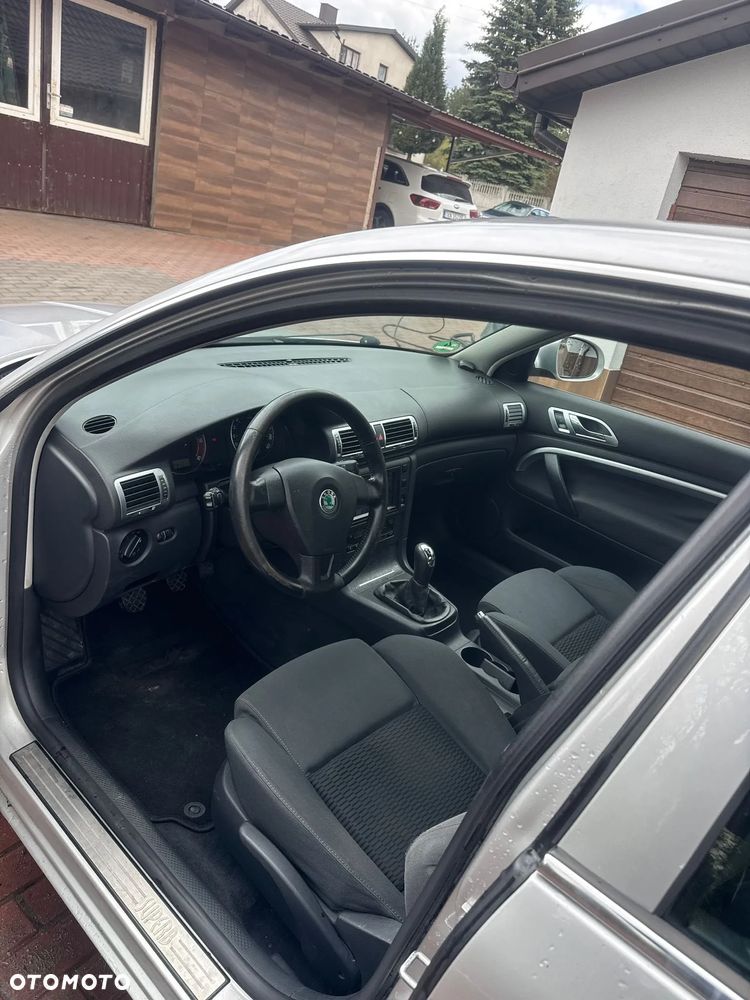 Skoda Superb 2.0 TDI DPF Ambiente - 9