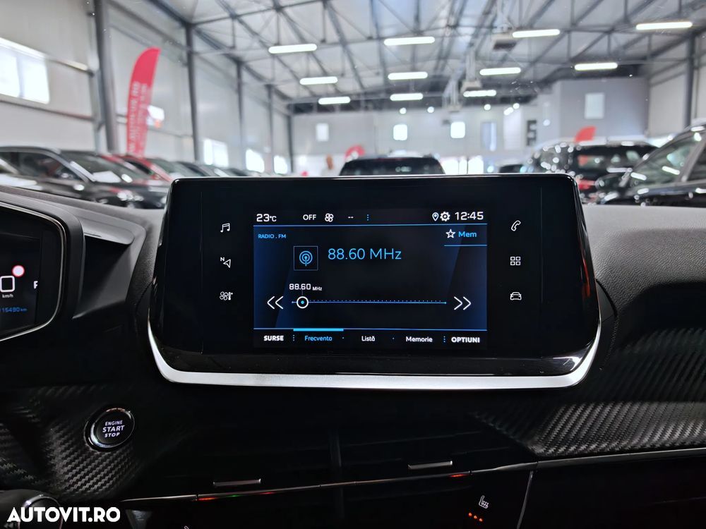 Peugeot 208 PureTech 100 EAT8 Allure - 13