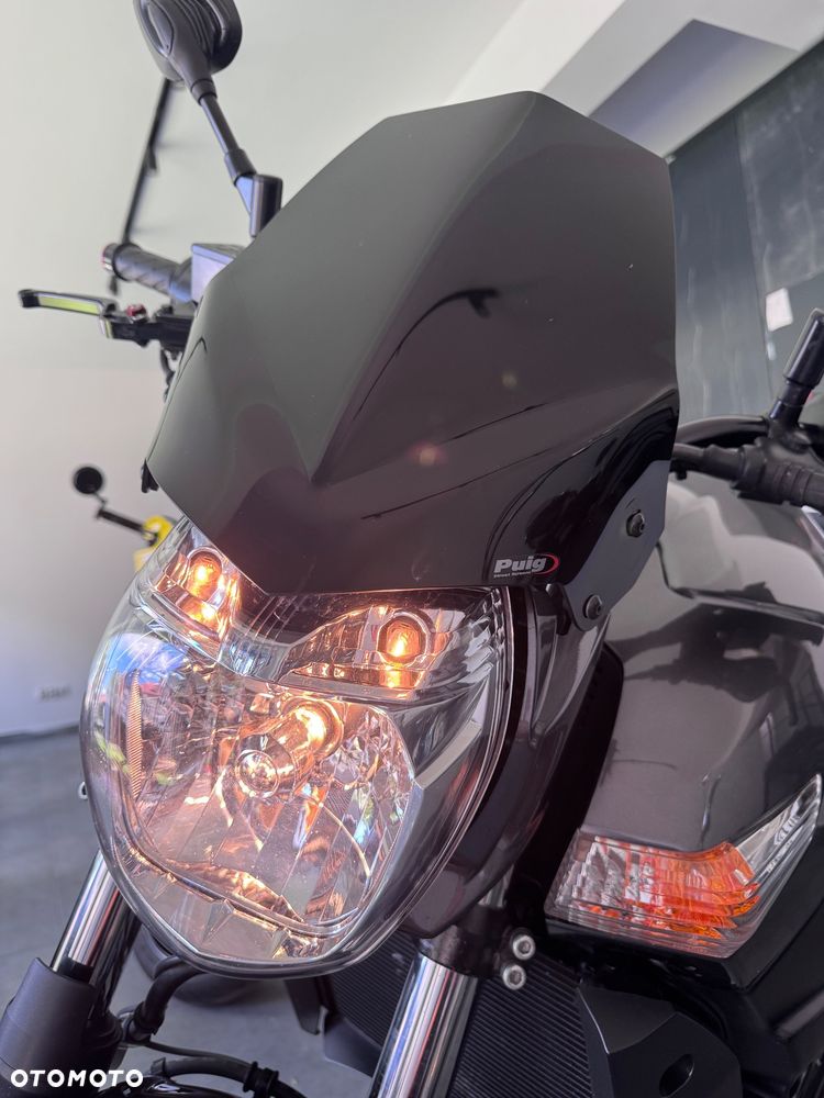 Suzuki GSR - 12