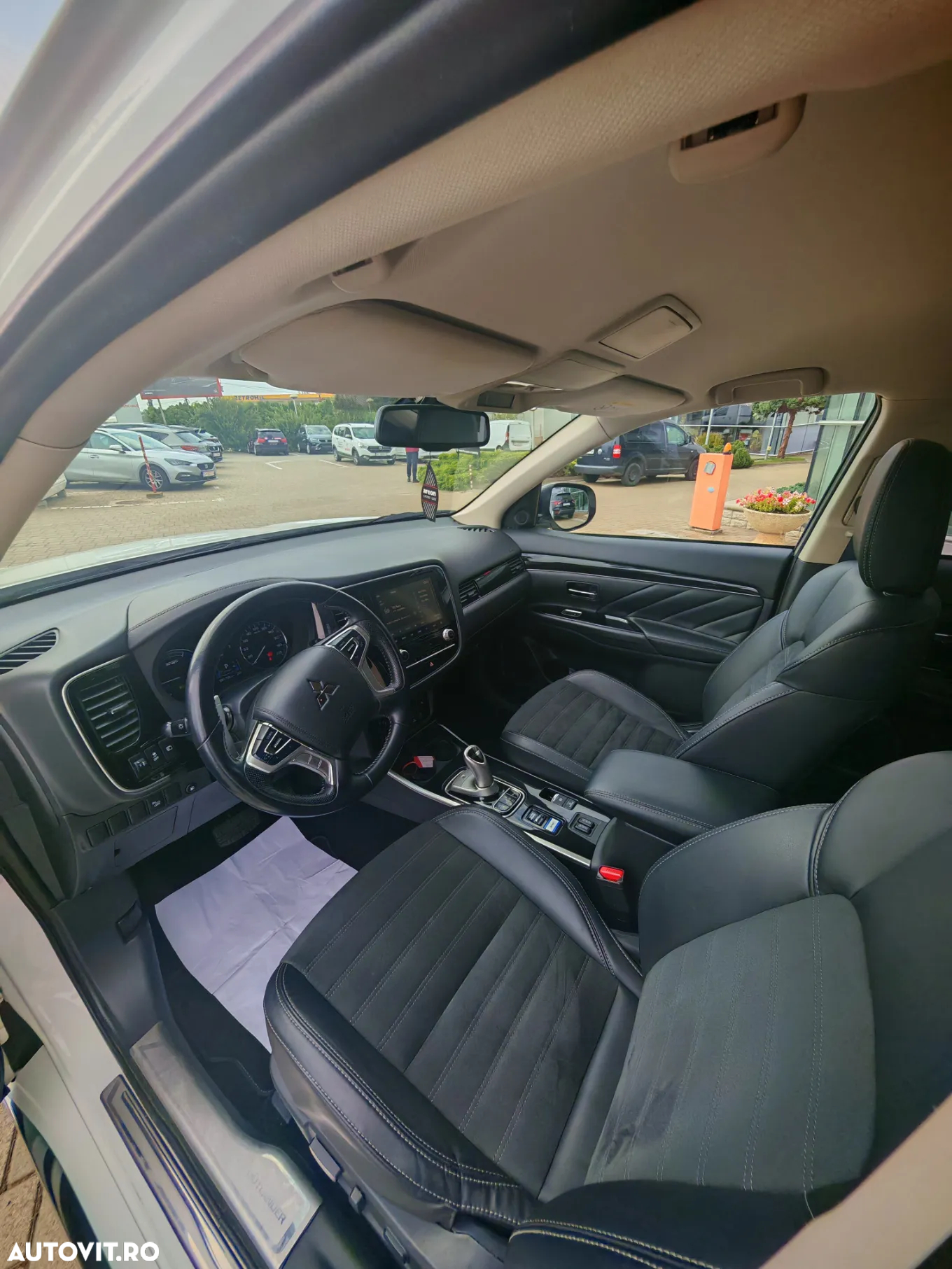 Mitsubishi Outlander PHEV 2.4 L 4X4 Intense - 15
