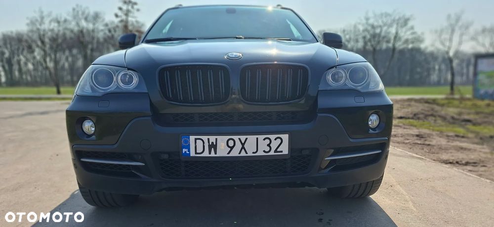 BMW X5 4.8i - 4