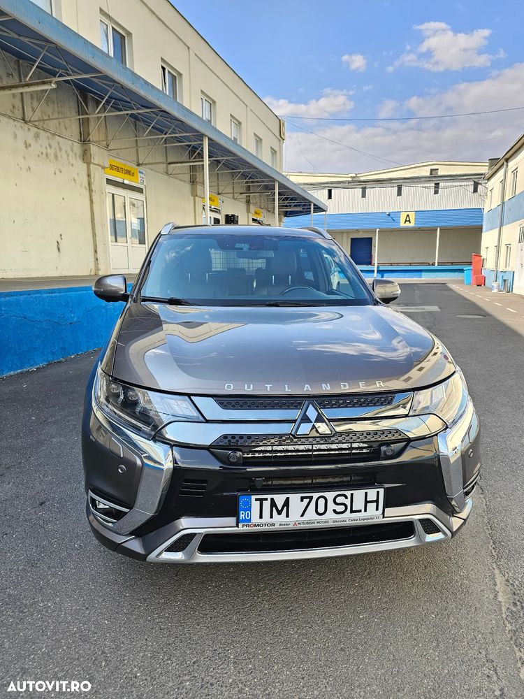 Mitsubishi Outlander PHEV 2.4 L 4X4 Instyle - 37
