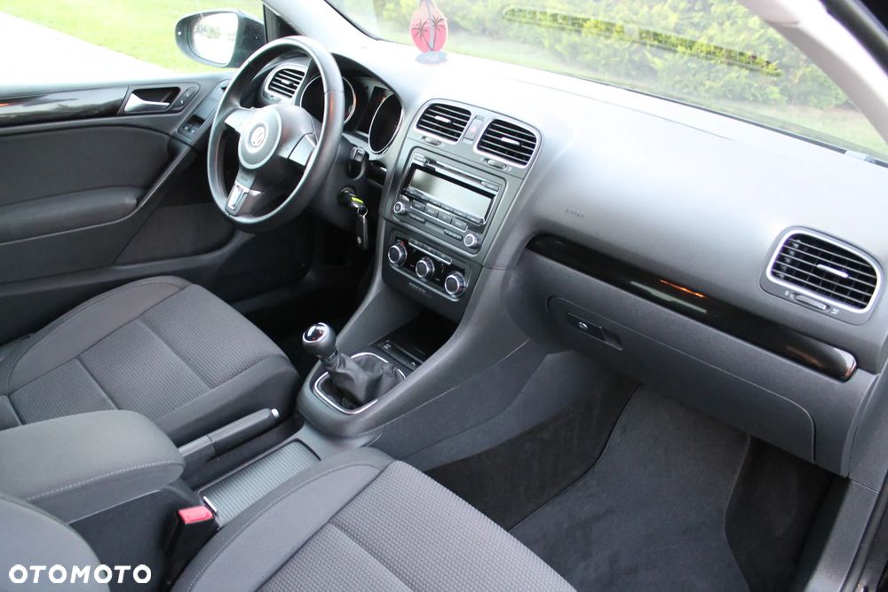 Volkswagen Golf - 24