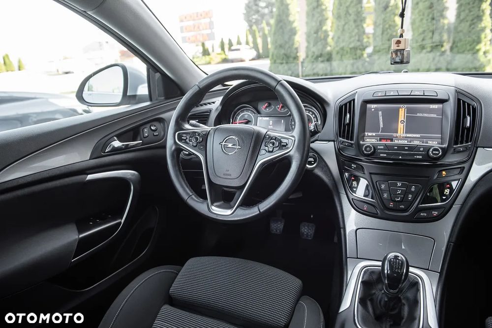 Opel Insignia - 25