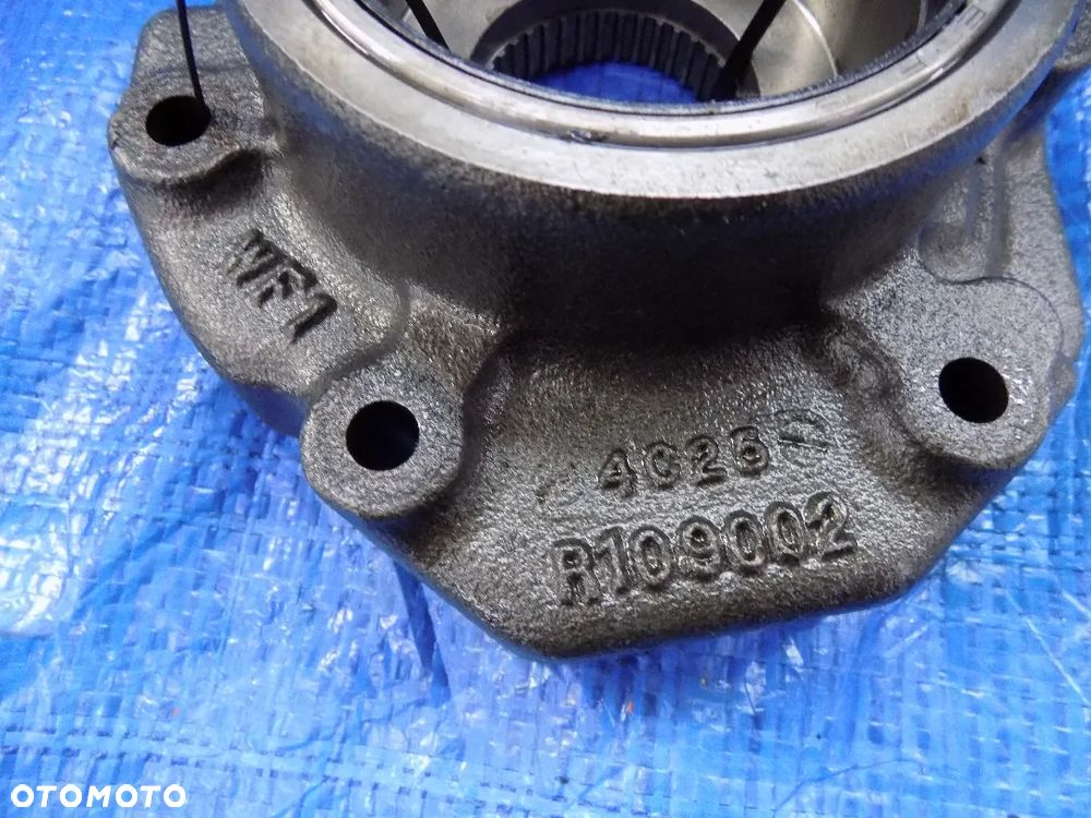 obudowa pompy skrzyni biegów r109002 john deere 6300 6100 6200 6400 - 2