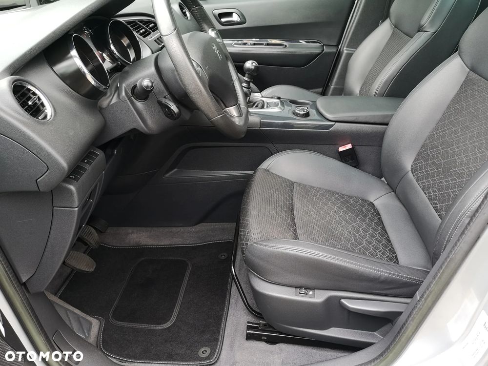 Peugeot 3008 HDi 150 Allure - 25