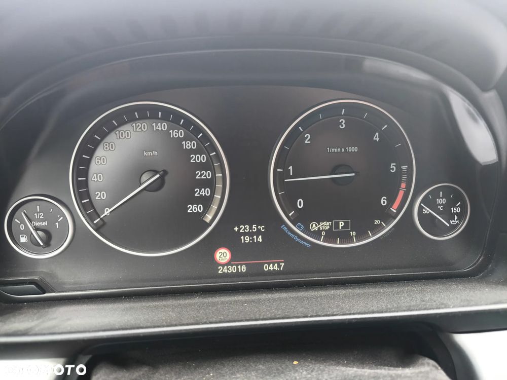 BMW Seria 5 520d - 17