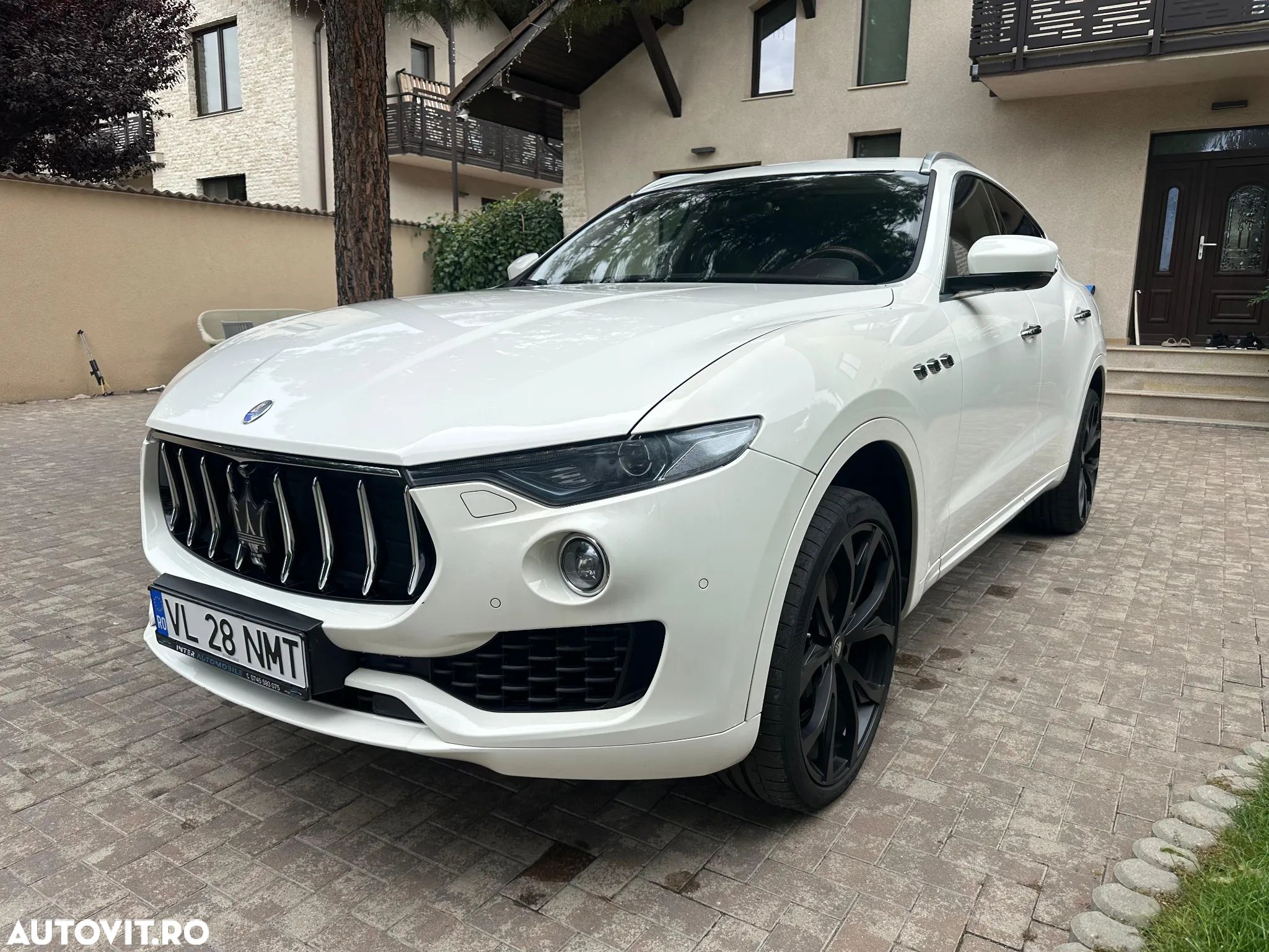 Maserati Levante S Q4 - 1