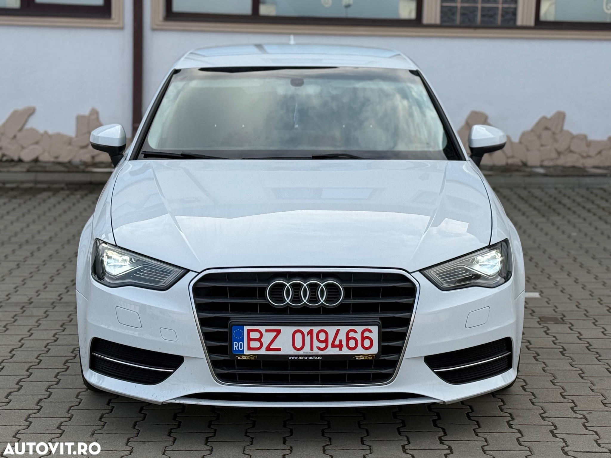 Audi A3 1.6 TDI Sportback (clean diesel) S tronic Attraction - 2