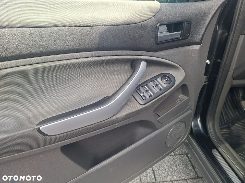 Ford Kuga 2.0 TDCi Individual FWD - 11