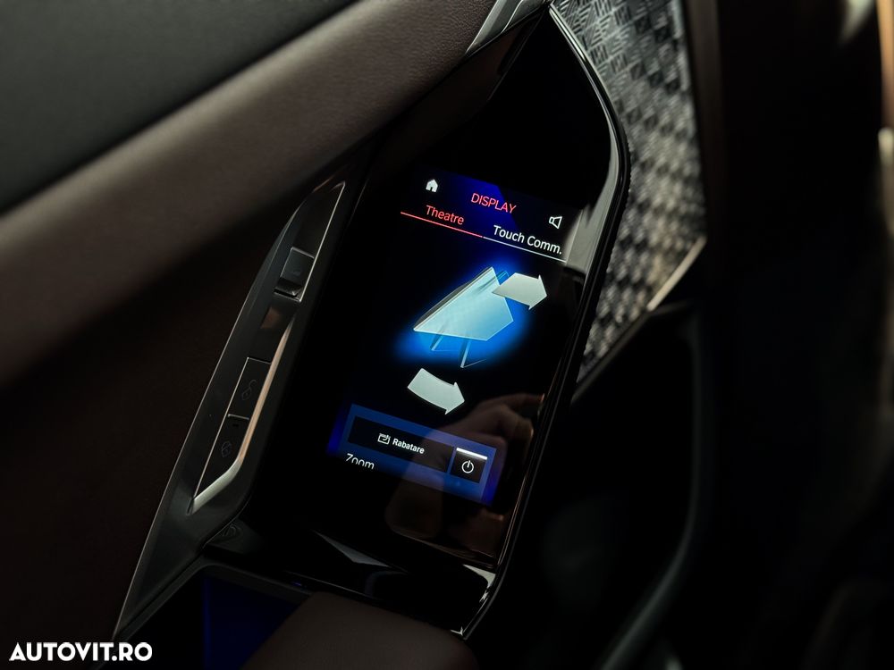 BMW M7 M760e xDrive - 36