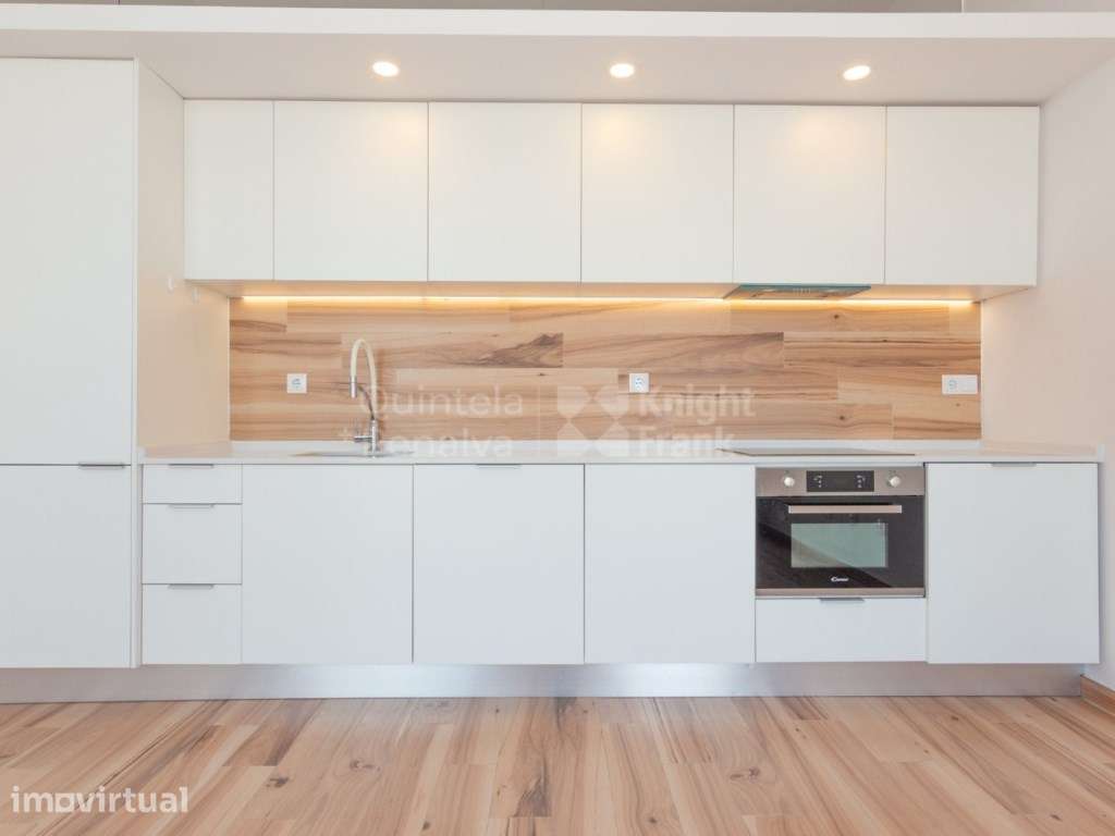 Apartamento T2 reabilitado com vista rio no Centro Histórico de Set... - Grande imagem: 4/22