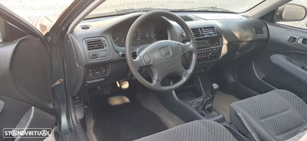 Honda Civic 1.5i LS - 9