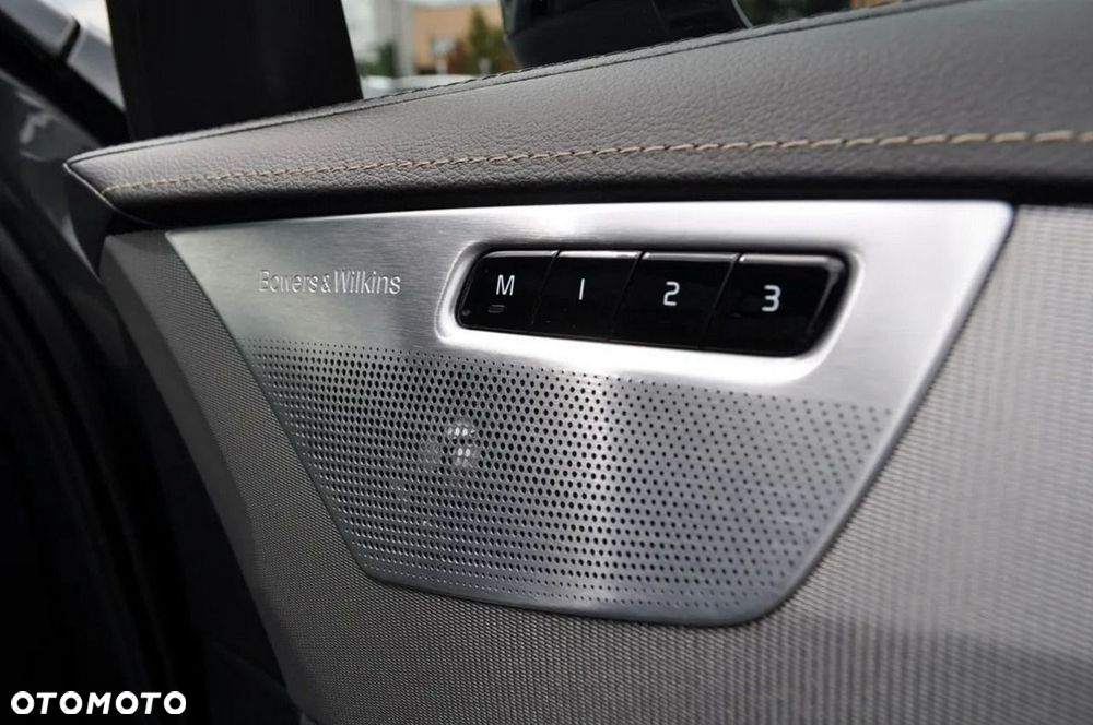 Volvo XC 90 T8 AWD Plug-In Hybrid R-Design 7os - 40