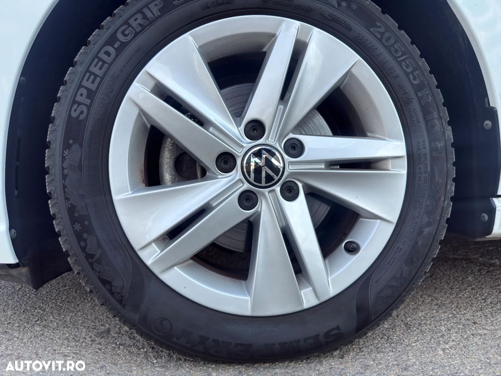 Volkswagen Golf 1.5 eTSI DSG MHEV Life - 9