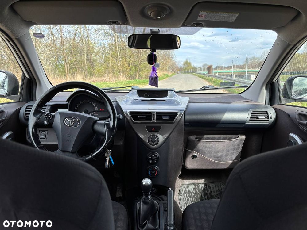 Toyota iQ 1.0 - 3