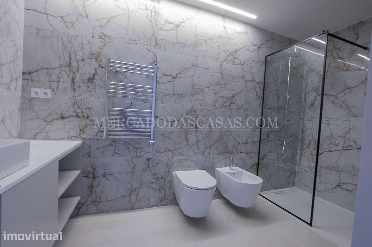 Apartamento T2 em Espinho c/varanda e box - Grande imagem: 2/25