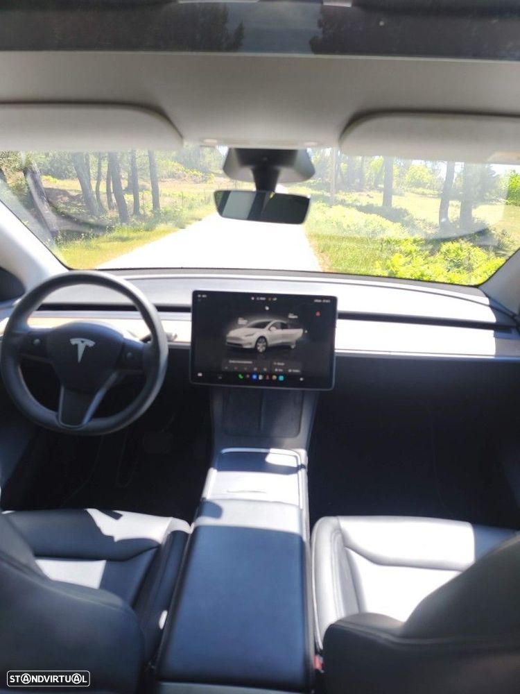 Tesla Model Y RWD - 14