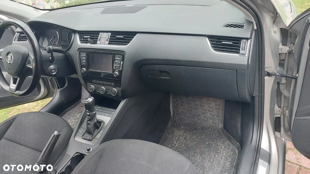 Skoda Octavia Scout 2.0 TDI 4x4 DSG - 16