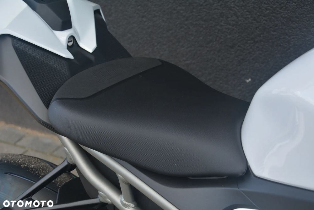 BMW S - 24