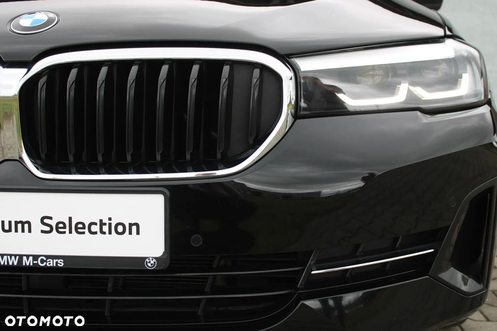 BMW Seria 5 530i xDrive mHEV - 3