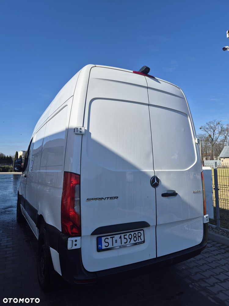 Mercedes-Benz Sprinter - 5