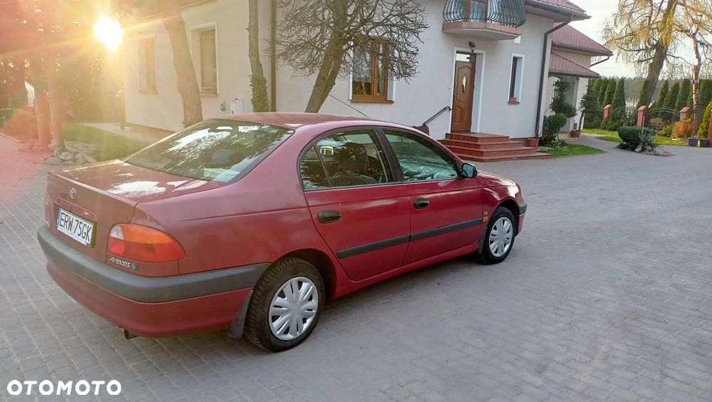 Toyota Avensis - 3
