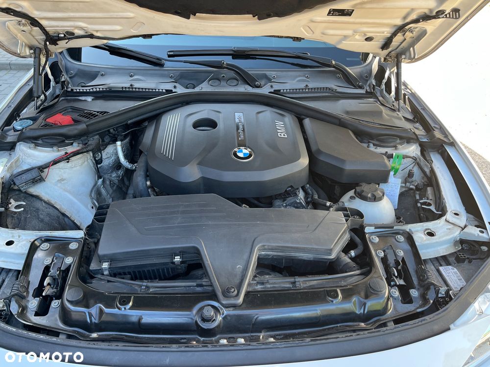 BMW Seria 3 318i - 16