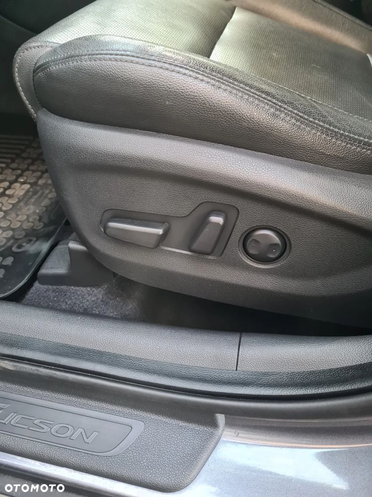 Hyundai Tucson 2.0 CRDI Premium 4WD - 25