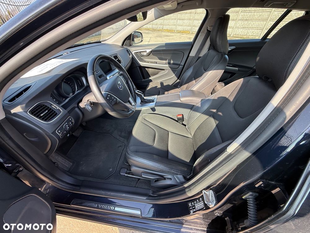 Volvo V60 T2 Geartronic Kinetic - 11