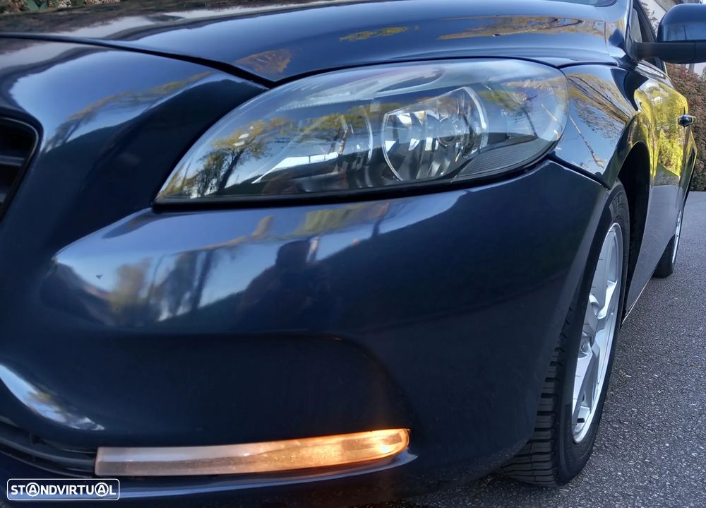 Volvo V40 D2 Summum - 34