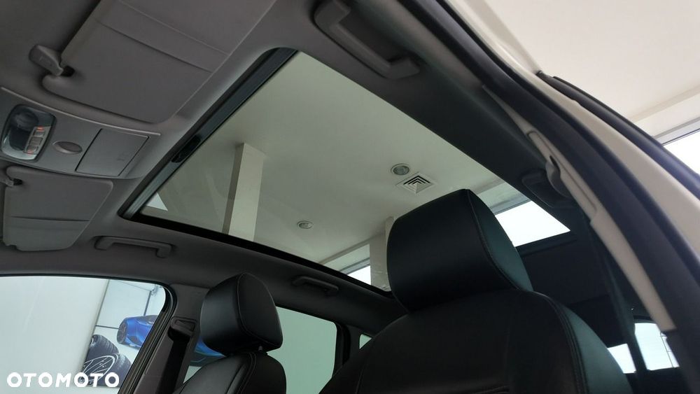 Ford Kuga 2.0 TDCi 2x4 Titanium - 29
