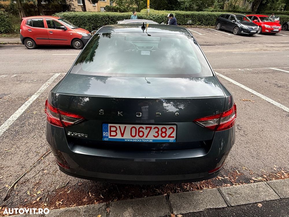 Skoda Superb 2.0 TDI DSG Ambition - 6