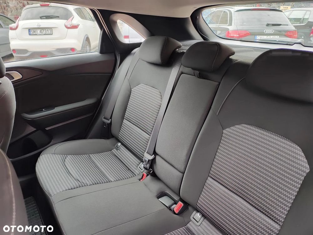 Kia Ceed 1.5 T-GDI M - 23