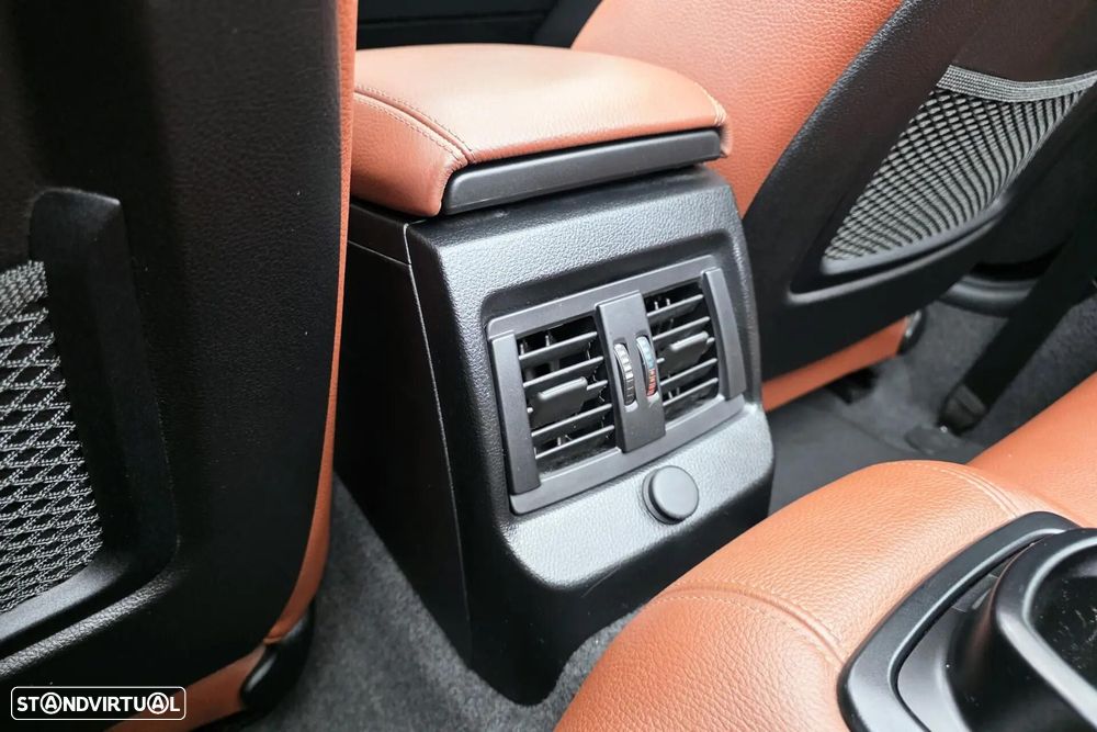 BMW M240i xDrive Auto - 14