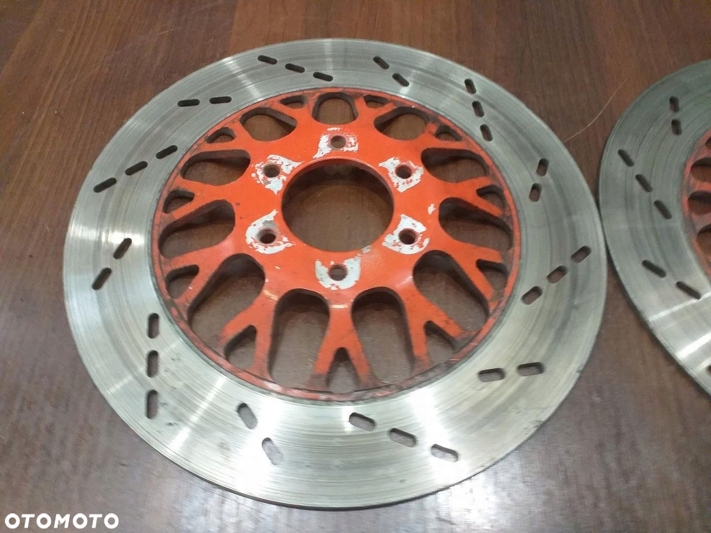 TARCZE HAMULCOWE PRZÓD KPL SUZUKI GS 650 - 7