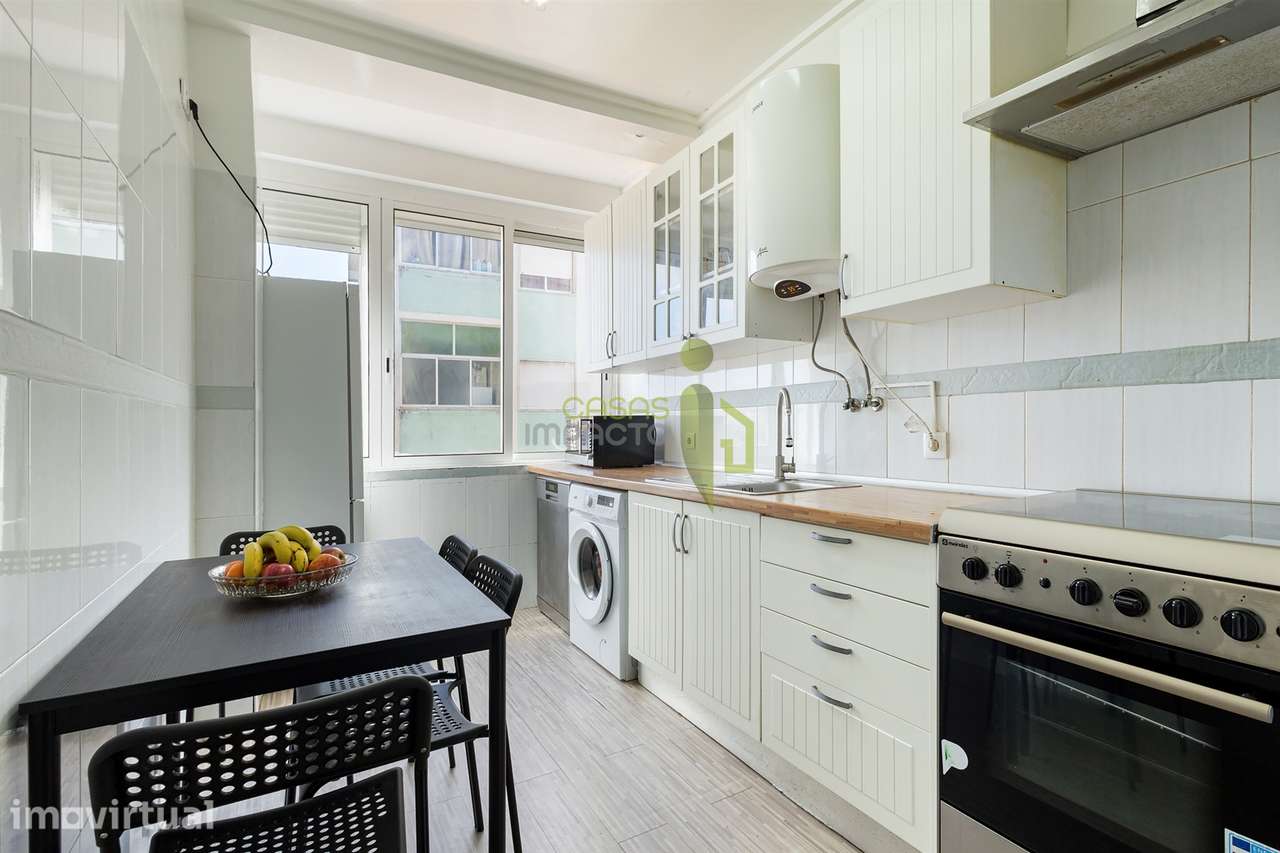 Apartamento T3  com Varanda e  Duas Frentes em Sintra - Grande imagem: 3/24