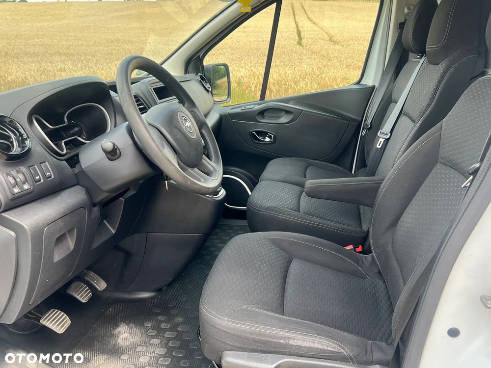 Opel vivaro - 8