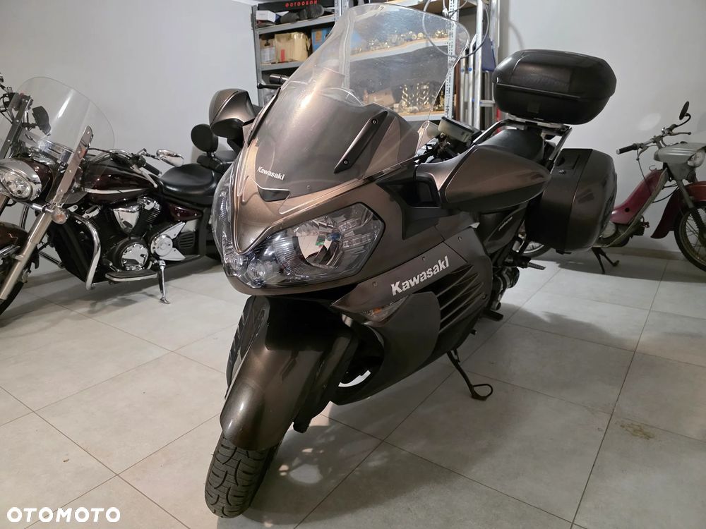 Kawasaki GTR - 7