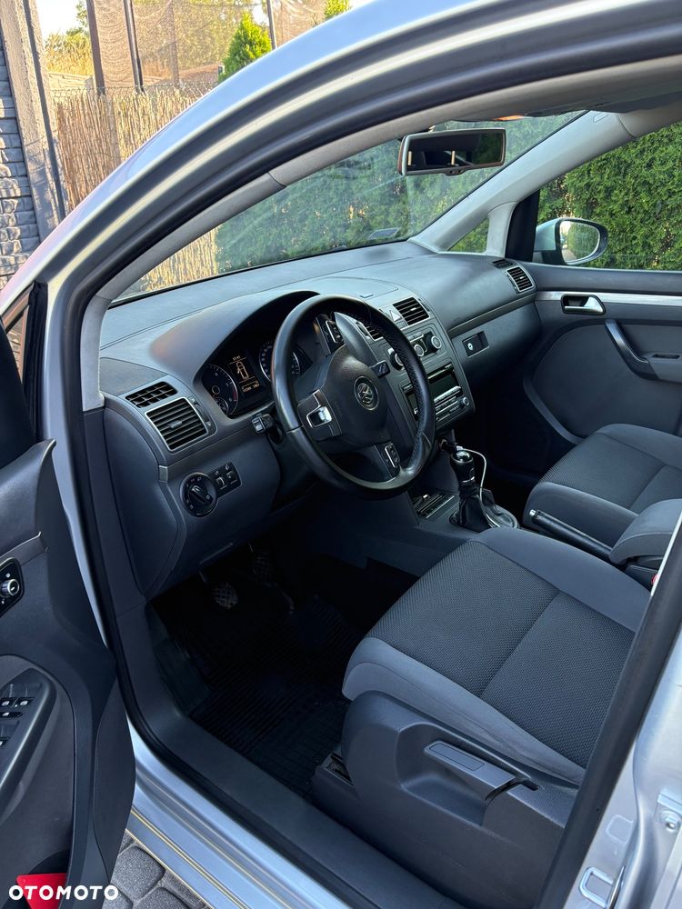 Volkswagen Touran 1.6 TDI DPF Trendline - 10