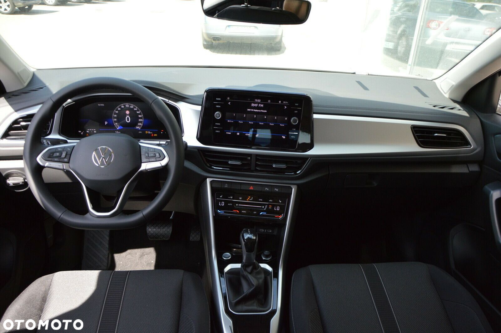 Volkswagen T-Roc - 17