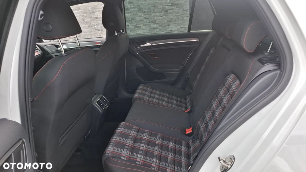 Volkswagen Golf 2.0 TSI BMT GTI Performance - 32