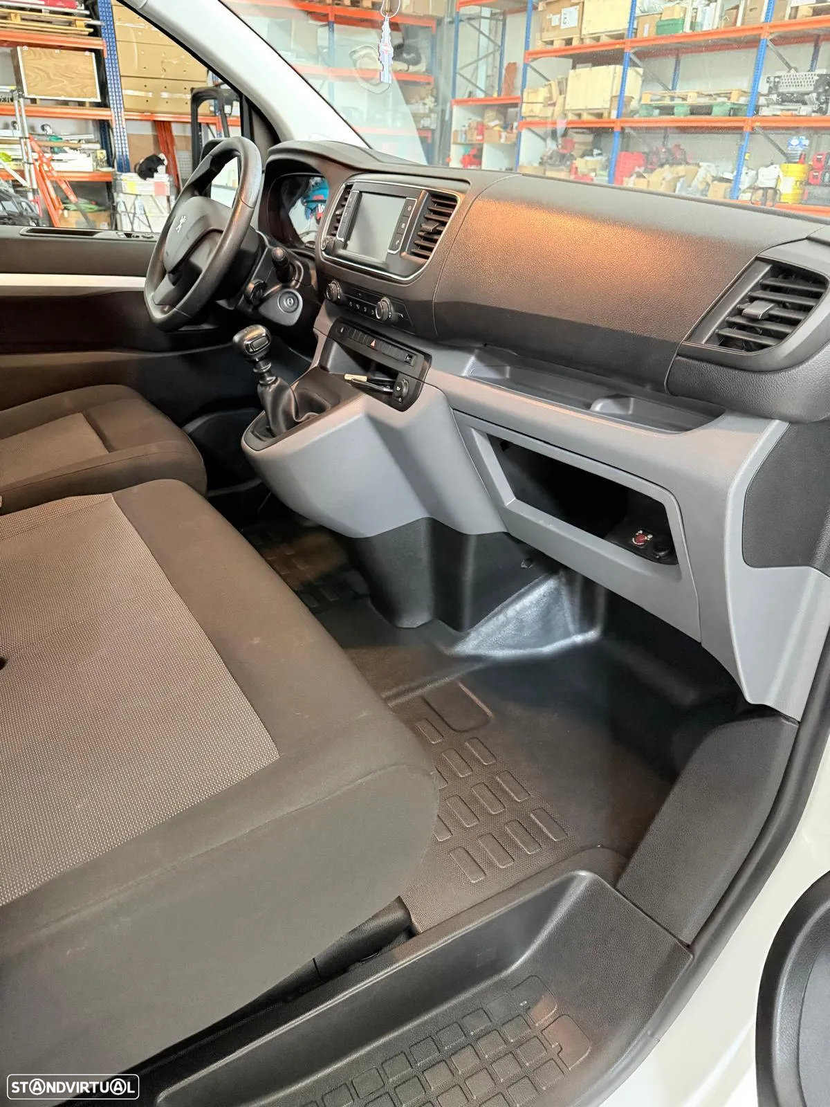 Peugeot Expert - Versao longa semi-vidrada - 8